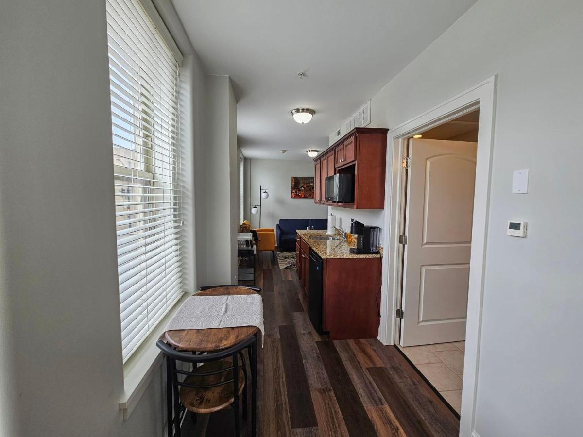 Gorgeous And Spacious Studio At The Historic Inman - 200 Champaign Buitenkant foto